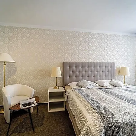 Hotel Fontana *